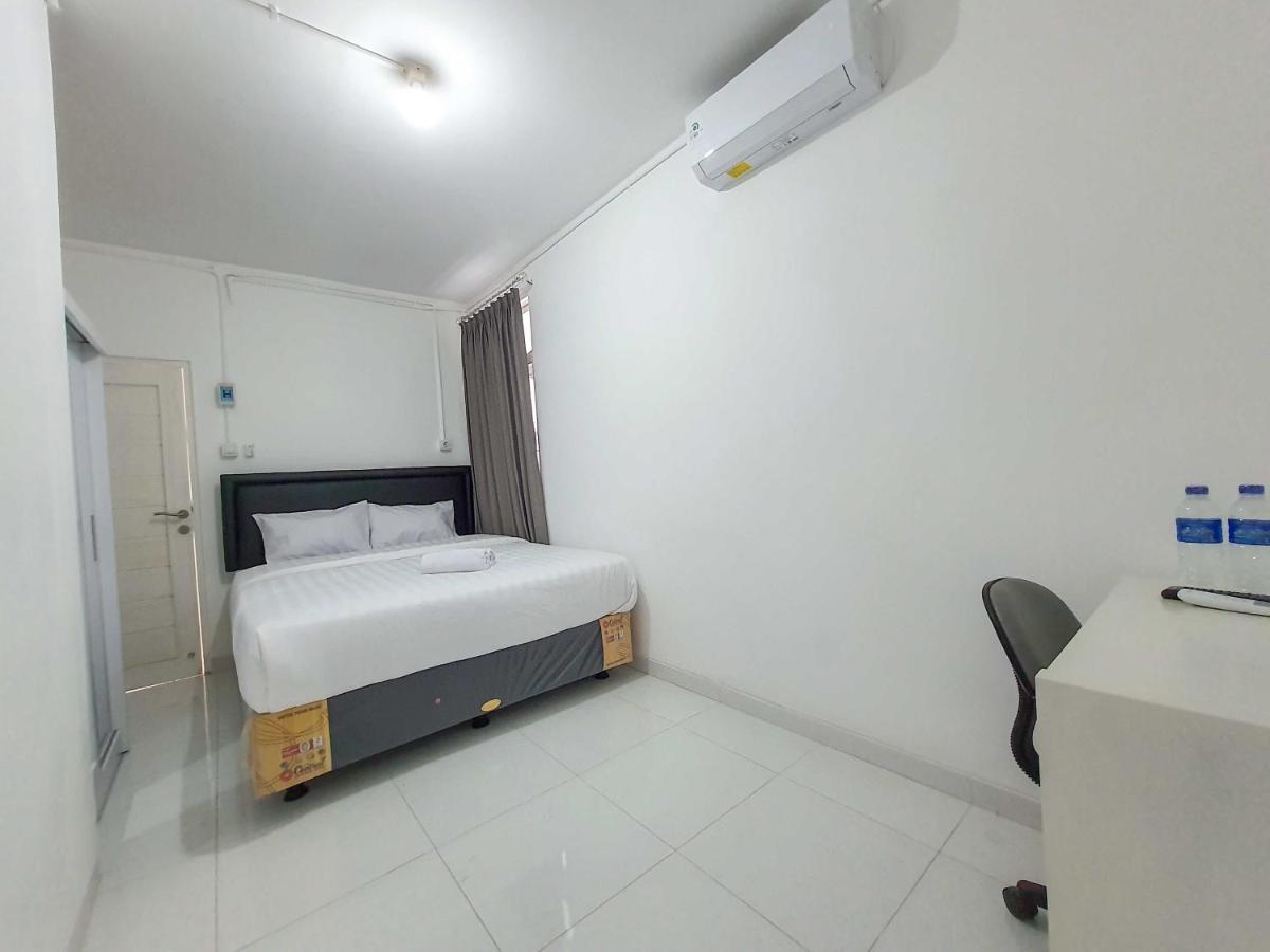 Готель Reddoorz Syariah At Jalan Godean Ngabean Екстер'єр фото